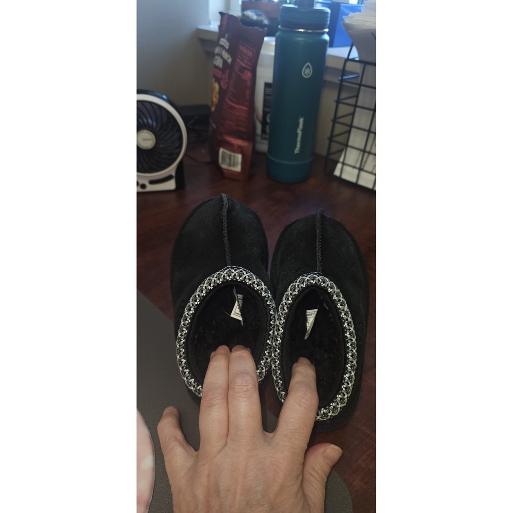 kids black uggs boots Size 7 - Picture 4 of 5